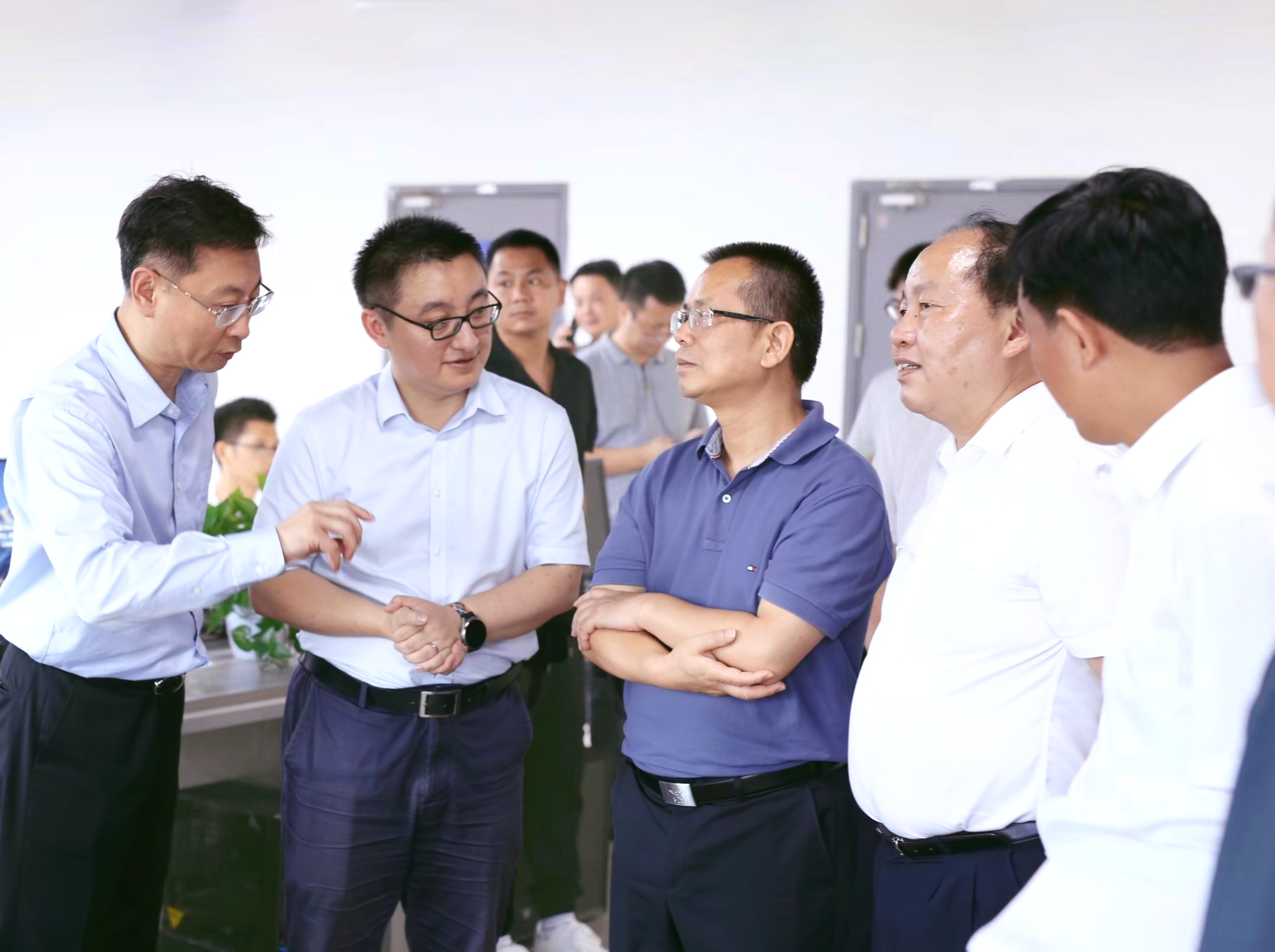 市領導深入三岳數(shù)維調研，共謀長沙市新一代自主安全計算系統(tǒng)產(chǎn)業(yè)鏈發(fā)展